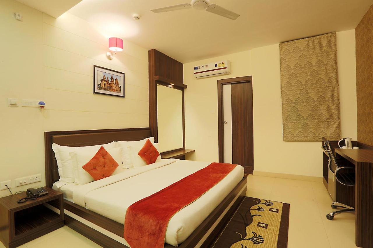 Hotel Premiere Villa Varanasi Eksteriør billede