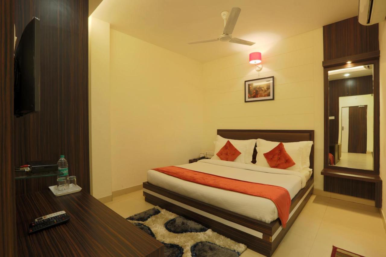 Hotel Premiere Villa Varanasi Eksteriør billede